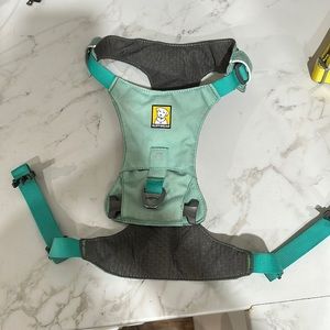 Medium light weight ruffwear dog harness